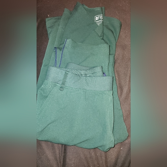 Figs Racing Green Scrub Set - Picture 1 of 1